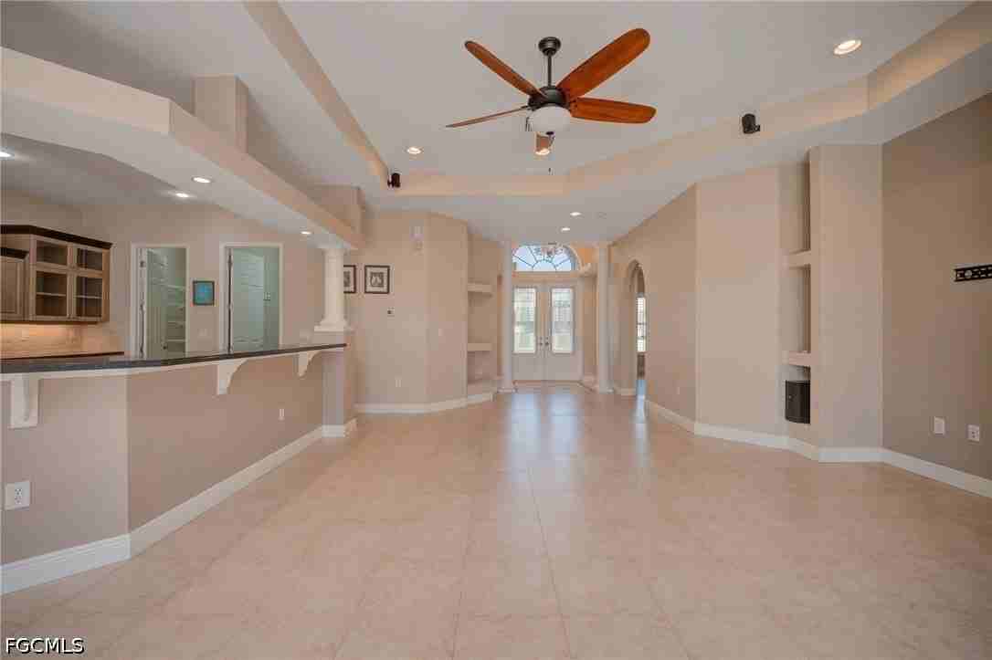 638 Parkdale Blvd - Photo 5 of 35