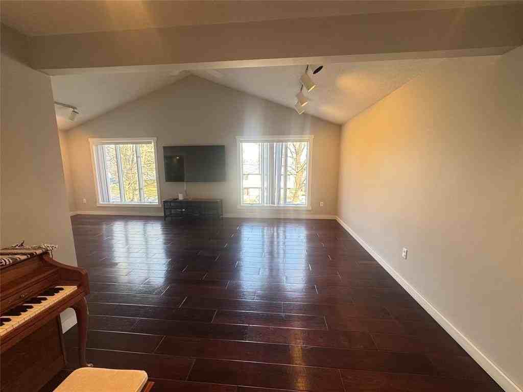 41 Kenilworth Rd - Photo 4 of 31