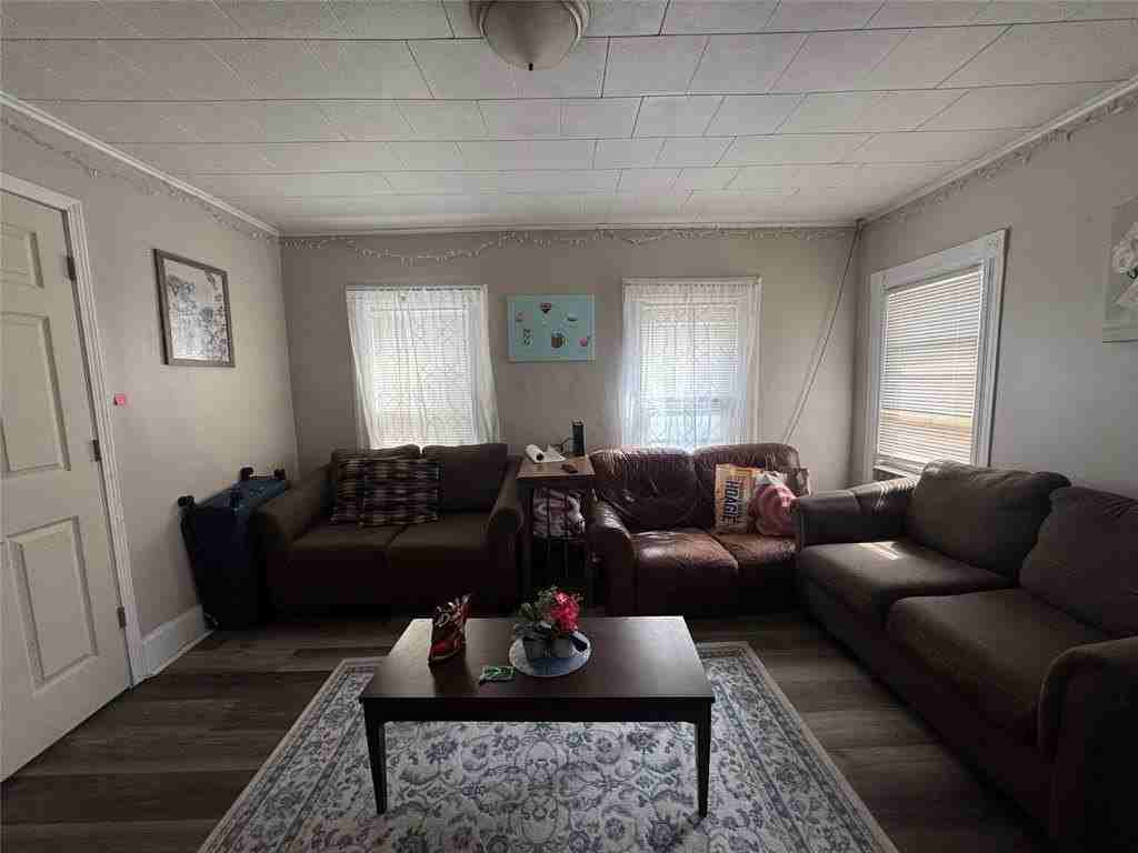 44 Leroy St - Photo 3 of 13