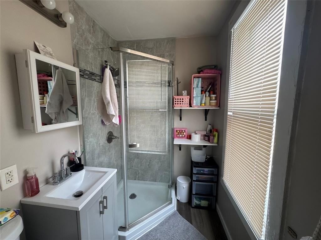 44 Leroy St - Photo 7 of 13