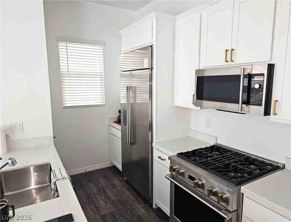 921 Mayfield Manor Ln - Photo 4 of 15