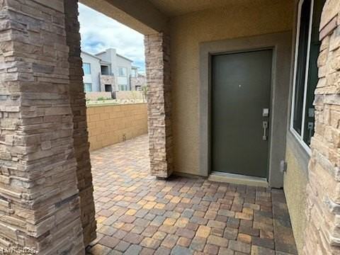 2552 Venetia Pointe St - Photo 2 of 33