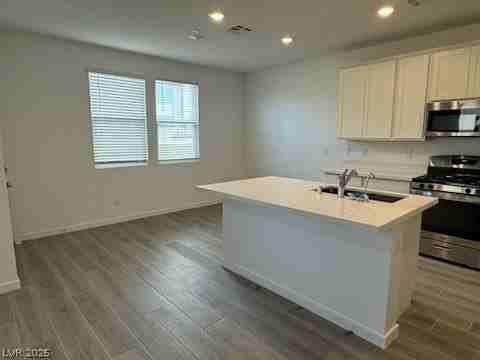 2552 Venetia Pointe St - Photo 4 of 33