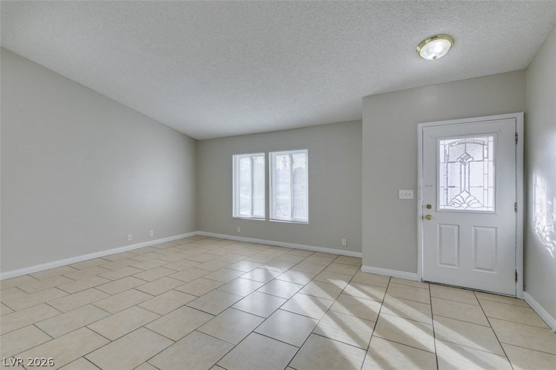 2340 Belvedere Dr - Photo 5 of 42