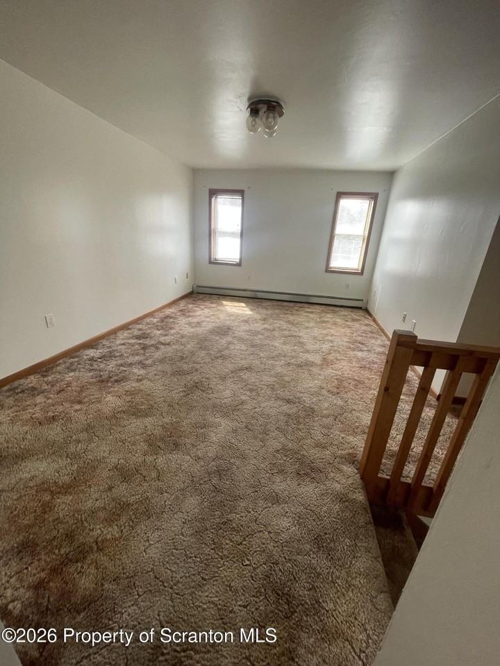 715 Mill St - Photo 3 of 15