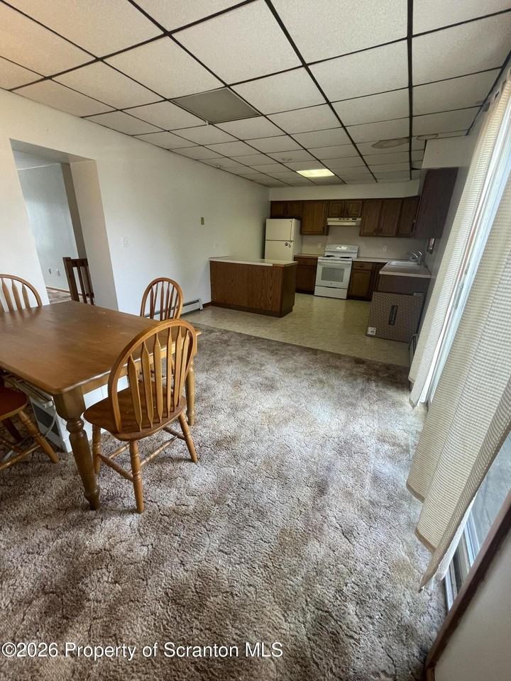 715 Mill St - Photo 6 of 15