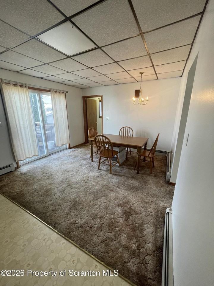 715 Mill St - Photo 7 of 15