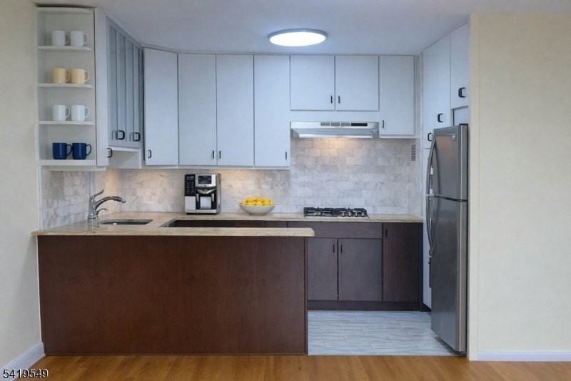 530 Valley Rd - Photo 4 of 9