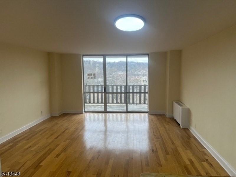 530 Valley Rd - Photo 5 of 9