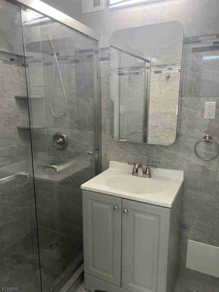 530 Valley Rd - Photo 7 of 9