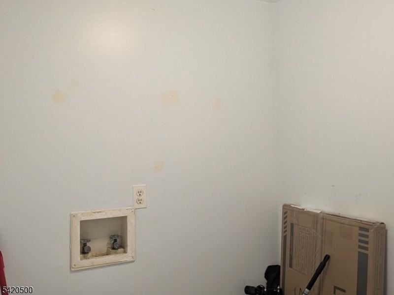 544 Court St - Photo 6 of 14