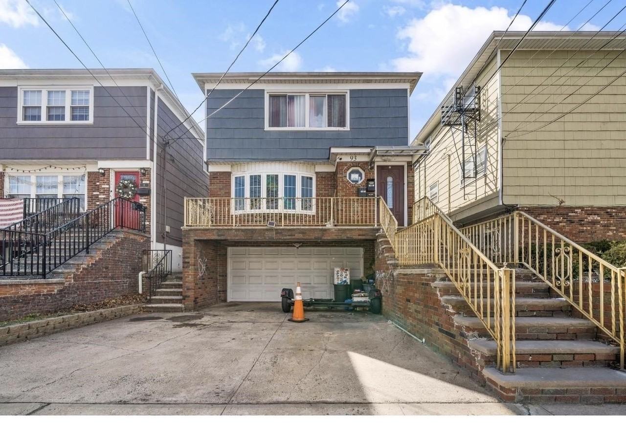 93 Lord Ave #1 - Photo 2 of 25