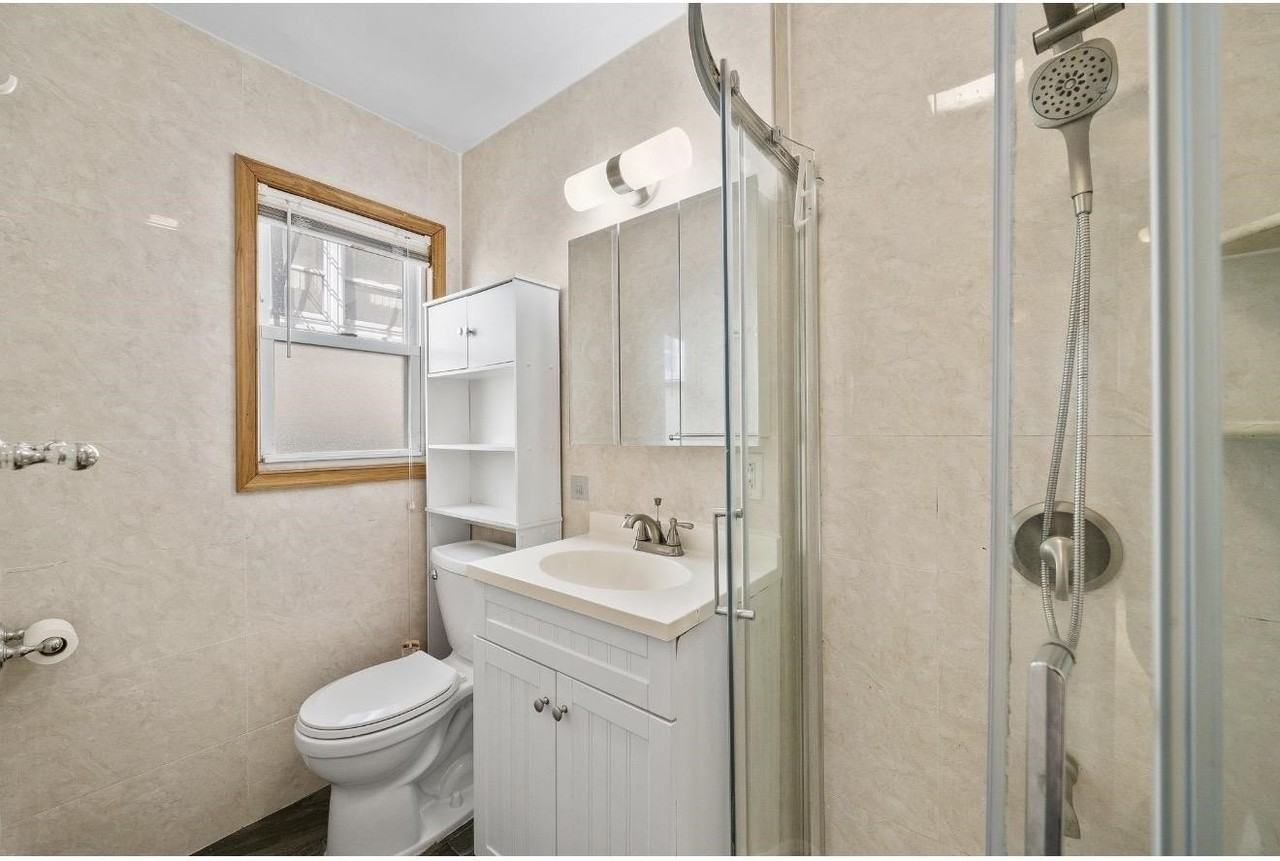 93 Lord Ave #1 - Photo 4 of 25