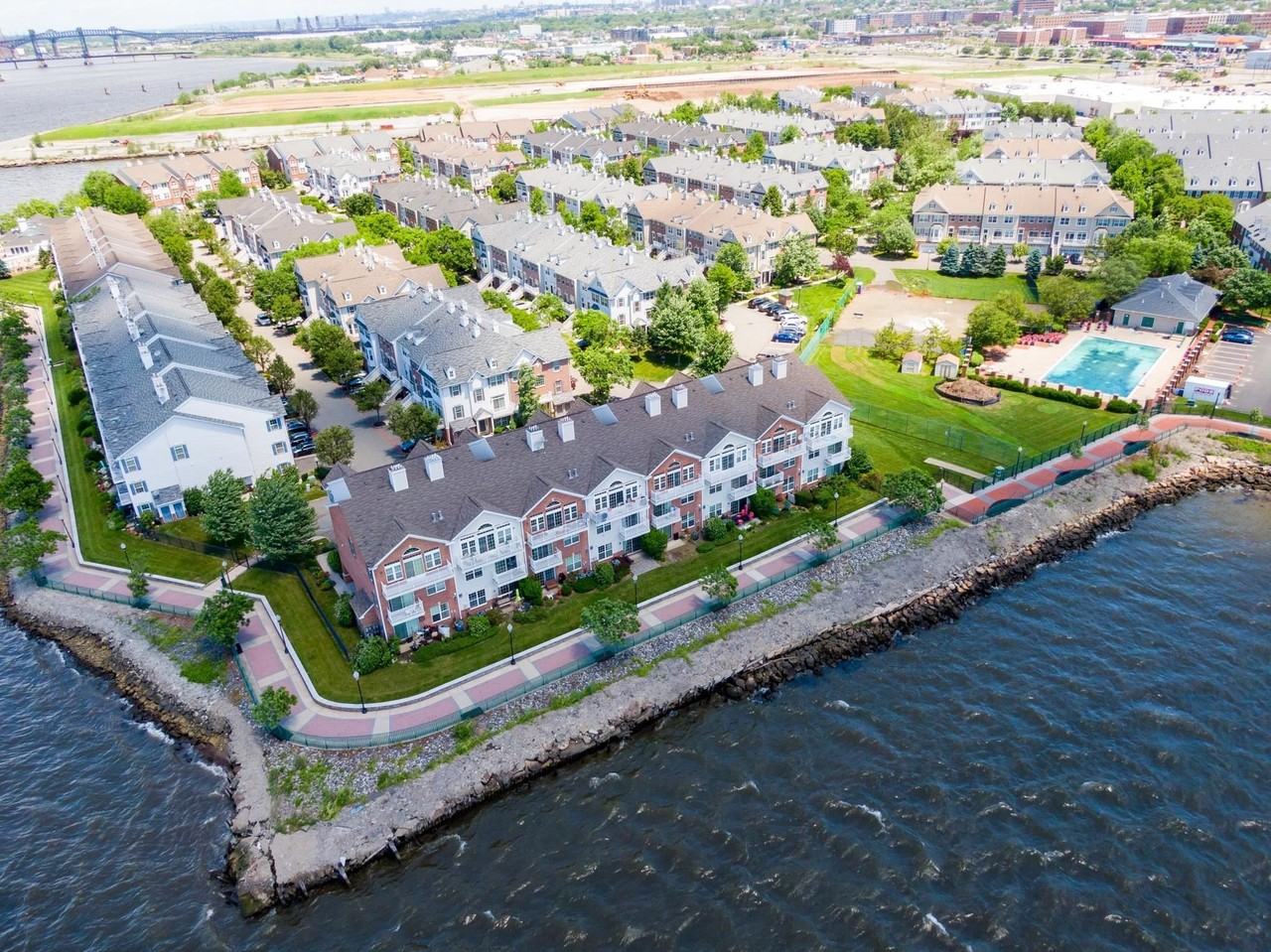 13 Mcmartin Ct - Photo 2 of 29