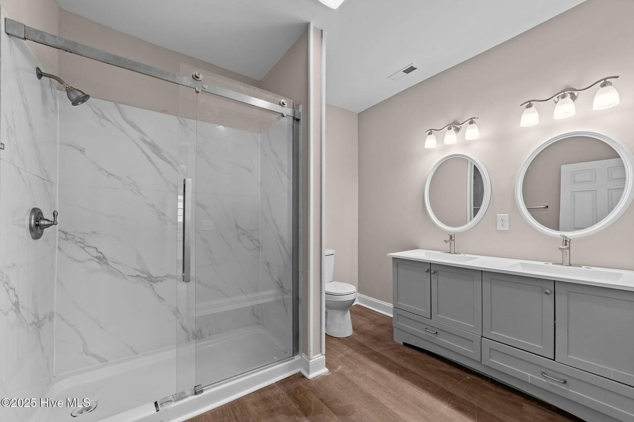 3741 James St - Photo 5 of 33