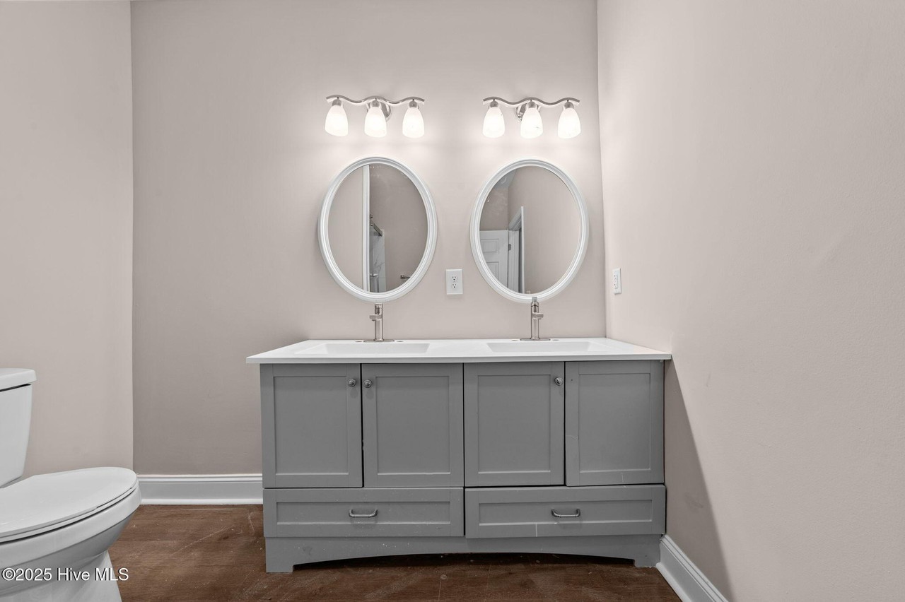 3741 James St - Photo 6 of 33