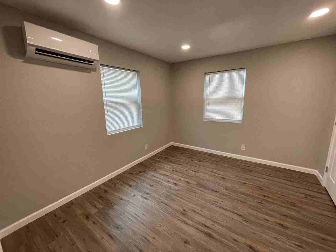 809 S Pierce St - Photo 4 of 7