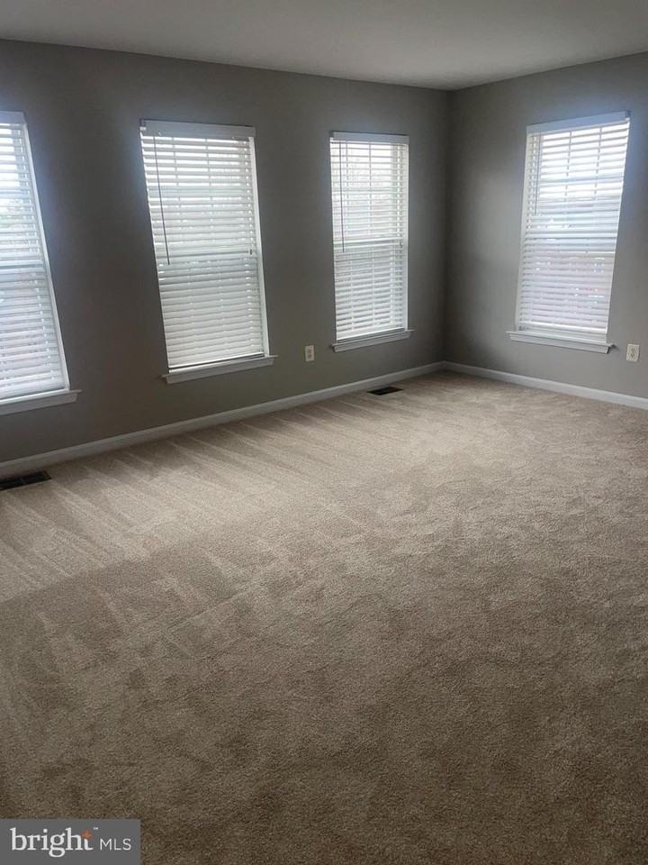 1811-B Wheyfield Dr - Photo 5 of 8