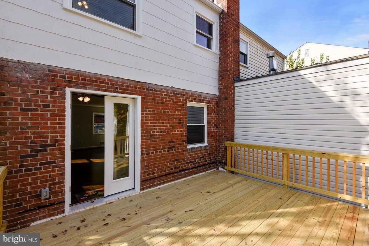 2324 Riverview Ter - Photo 6 of 30