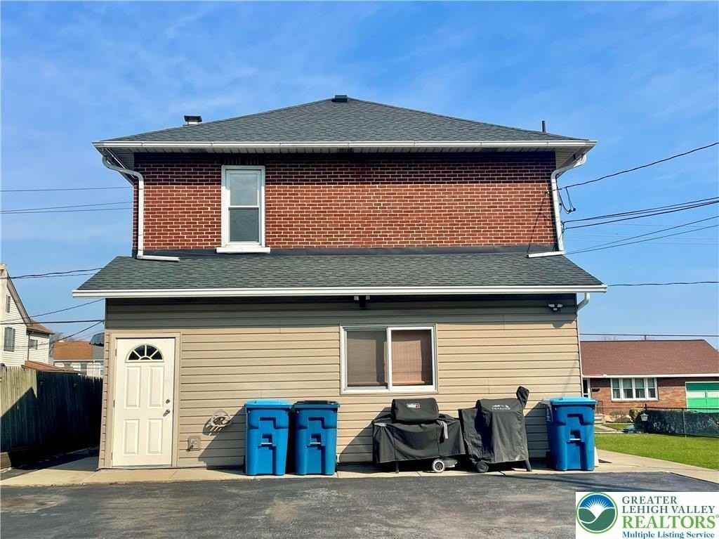 2396 Washington Ave - Photo 3 of 17