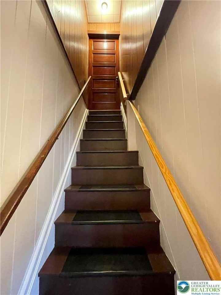 2396 Washington Ave - Photo 5 of 17