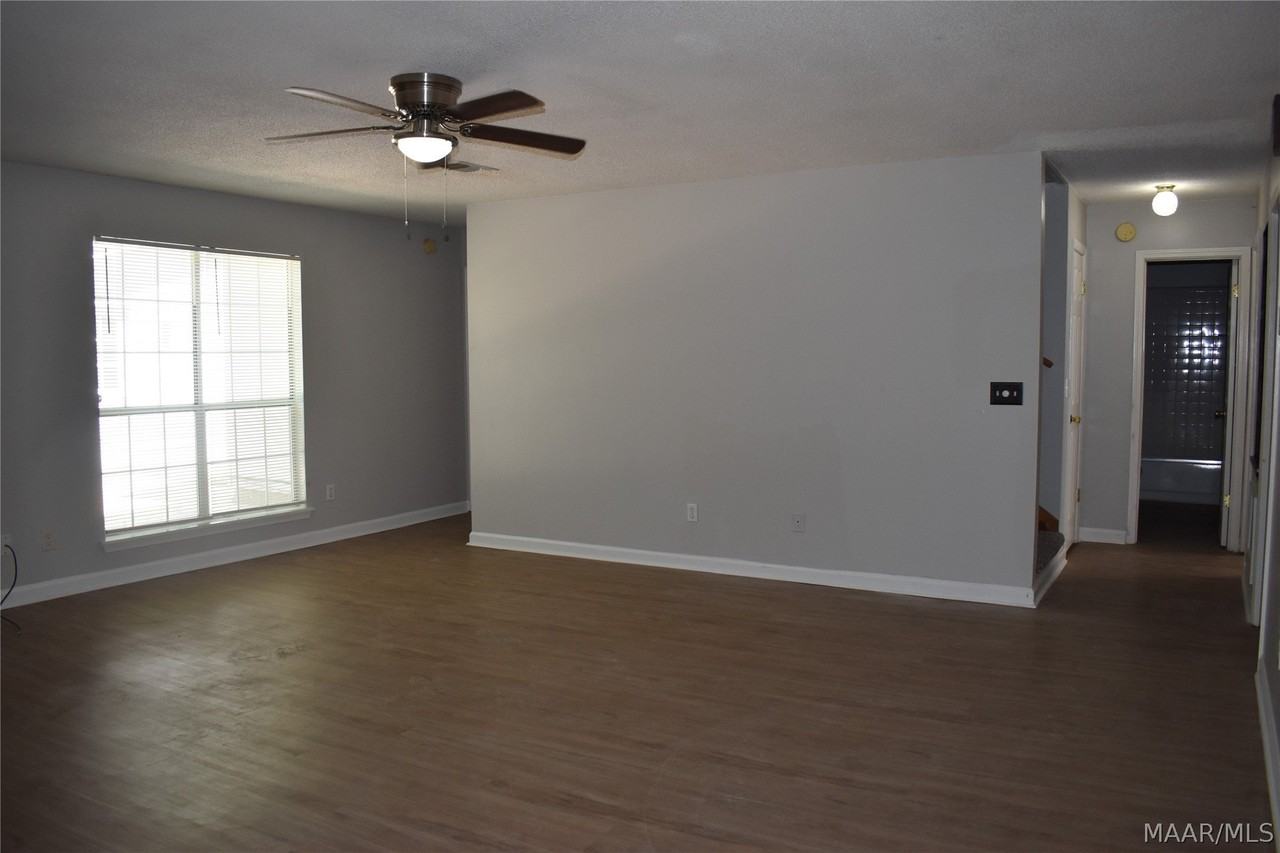 3001 Sutton Dr - Photo 3 of 23