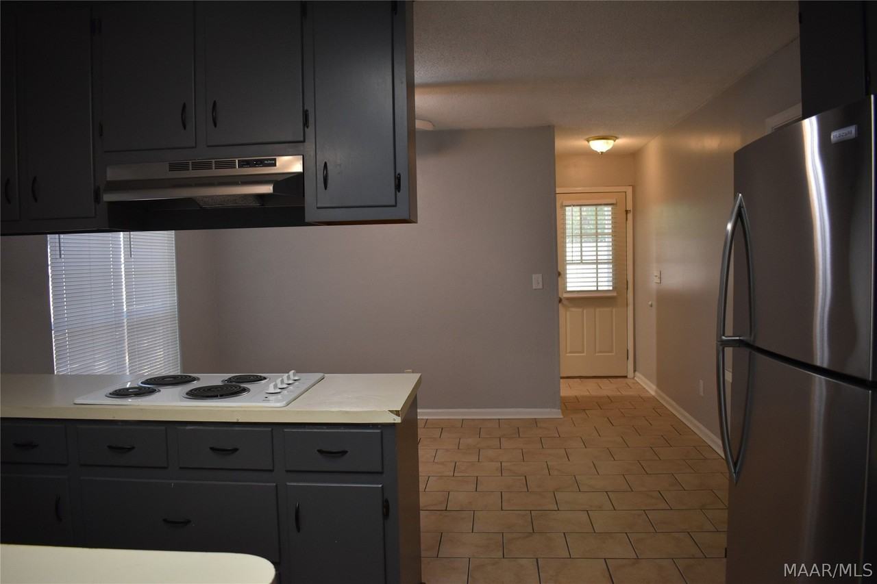 3001 Sutton Dr - Photo 7 of 23