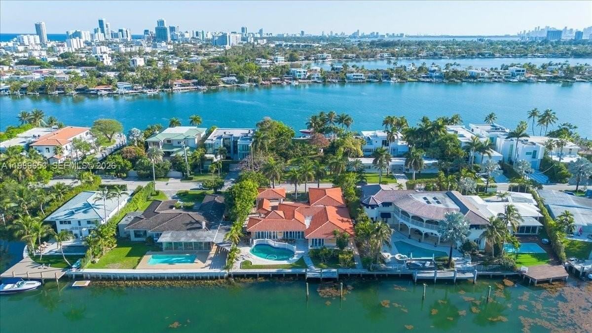 1249 Biscaya Dr - Photo 2 of 50