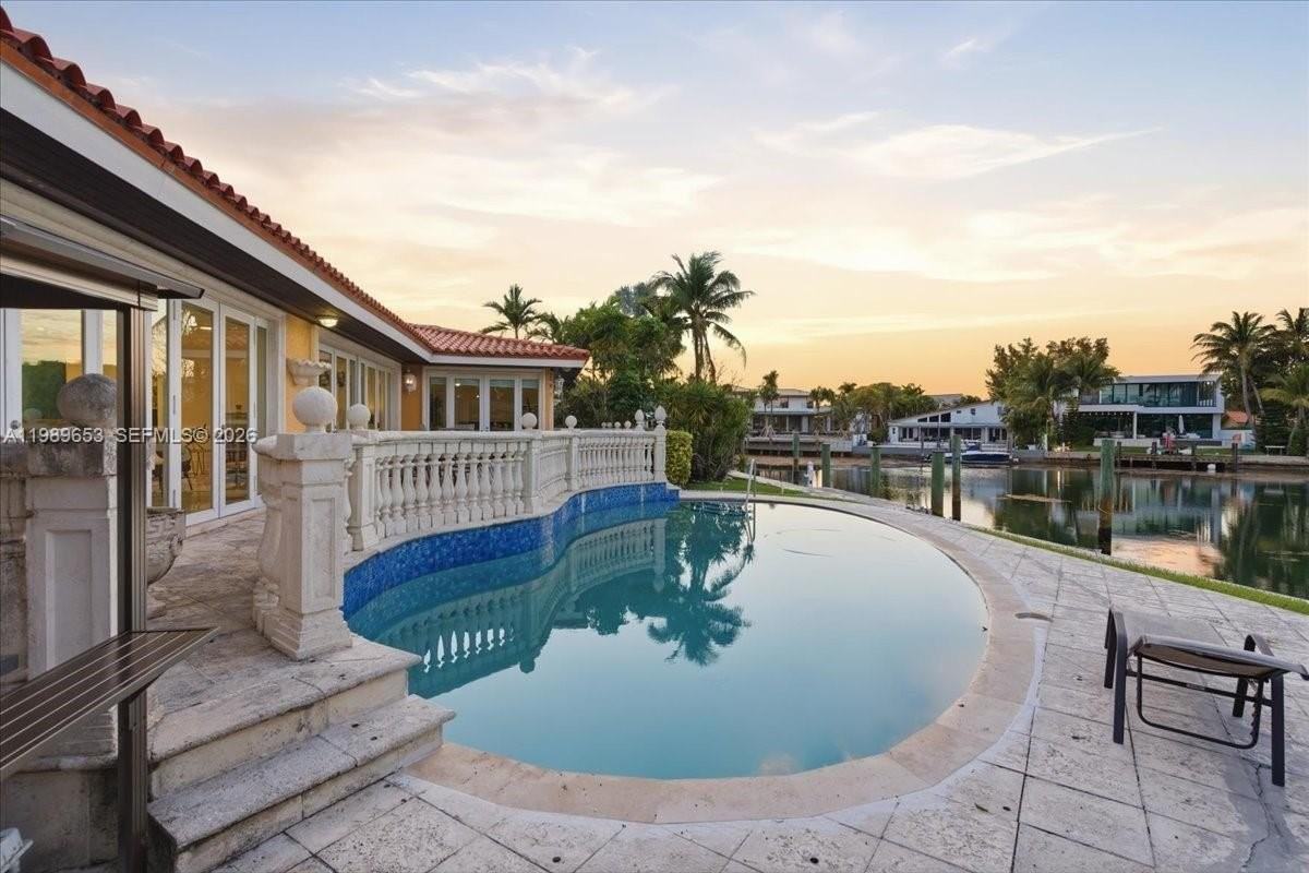 1249 Biscaya Dr - Photo 5 of 50