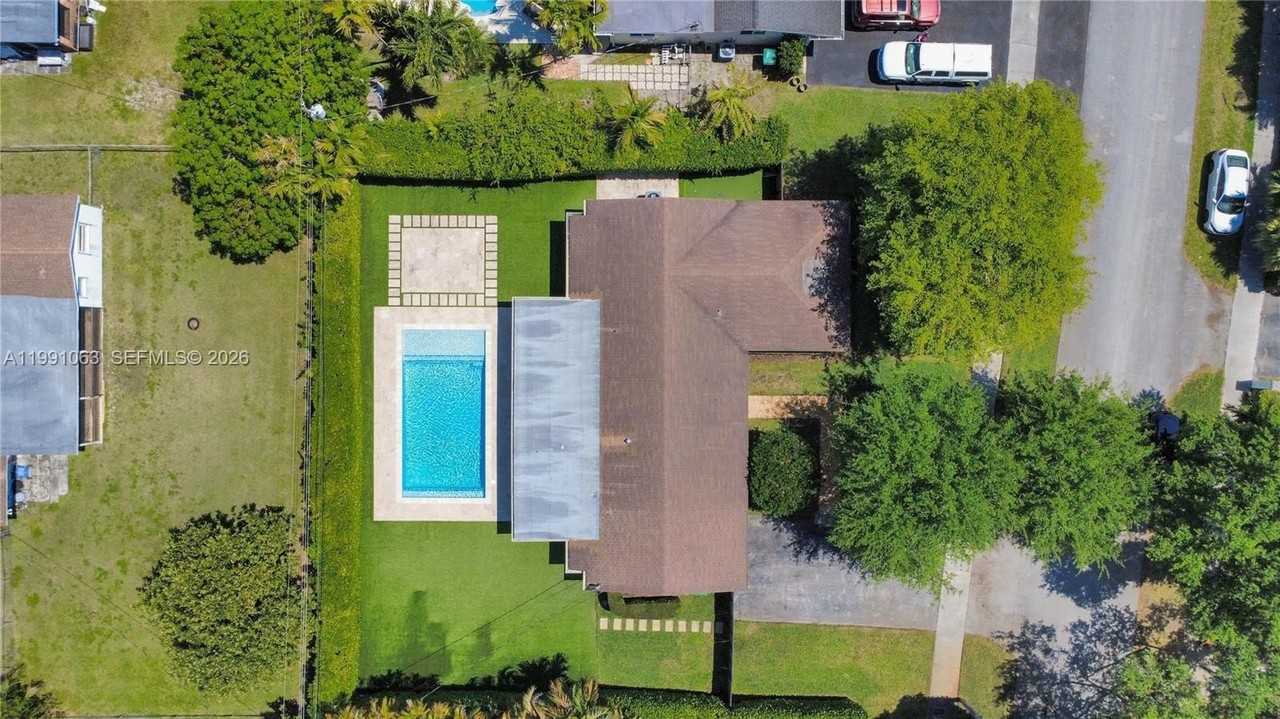 8975 Sw 83rd St #0 - Photo 6 of 37