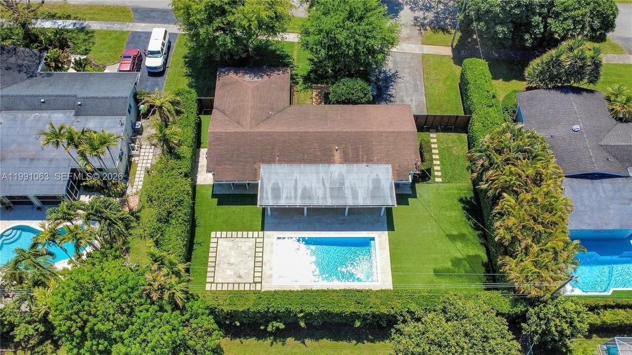 8975 Sw 83rd St #0 - Photo 7 of 37