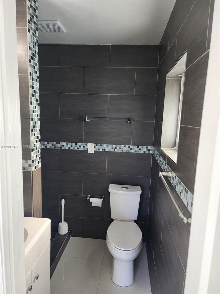 16101 Sw 97th Ave - Photo 7 of 10