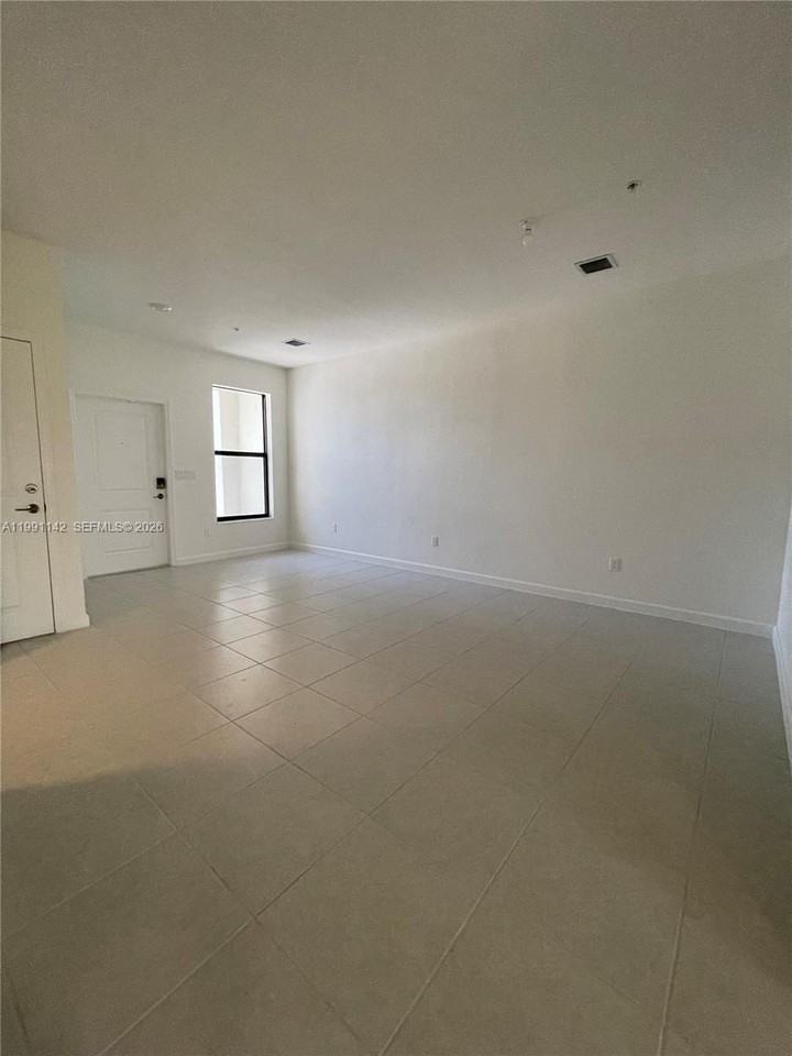 210 Sw 159th Ct - Photo 2 of 12