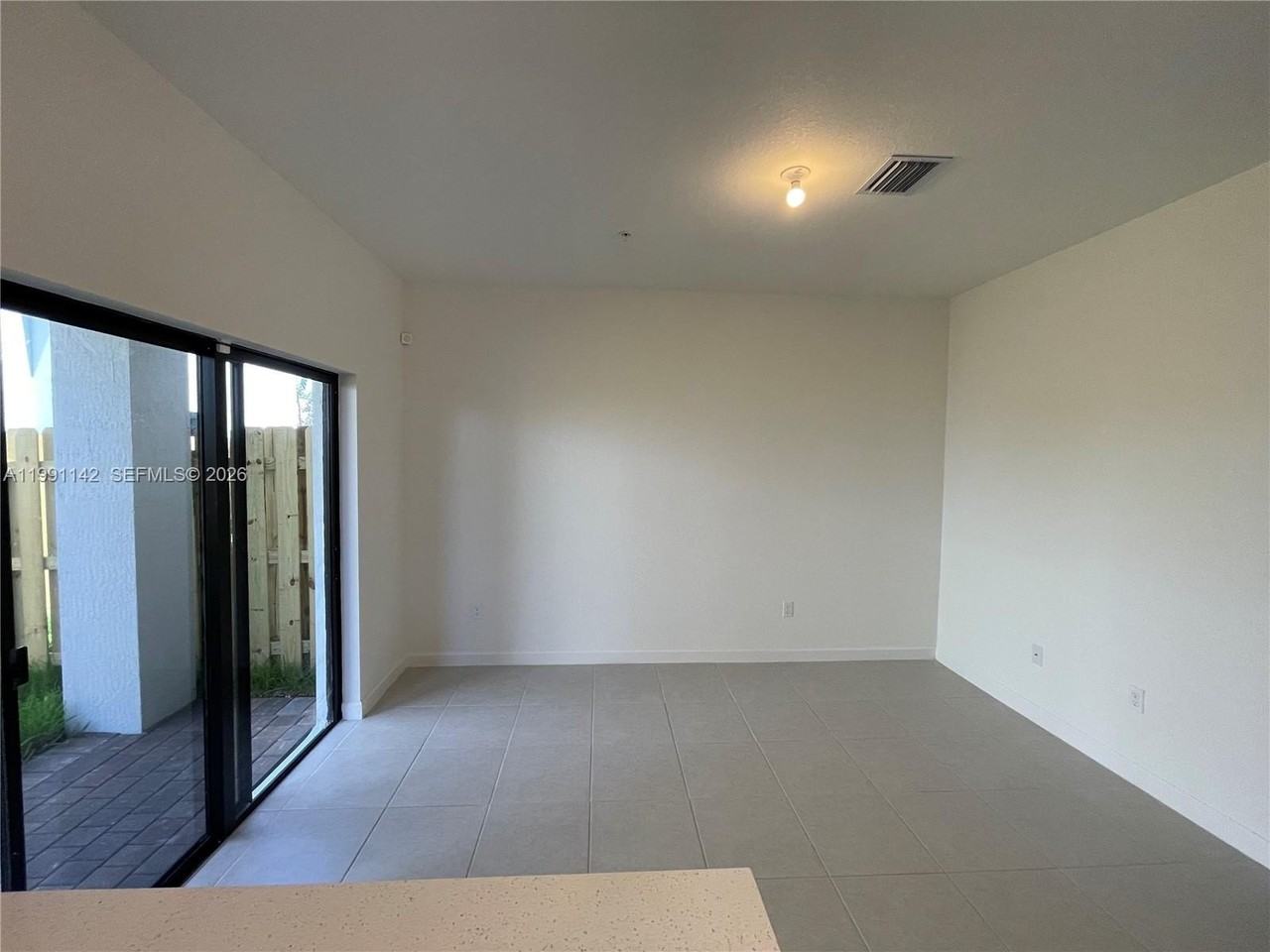 210 Sw 159th Ct - Photo 4 of 12