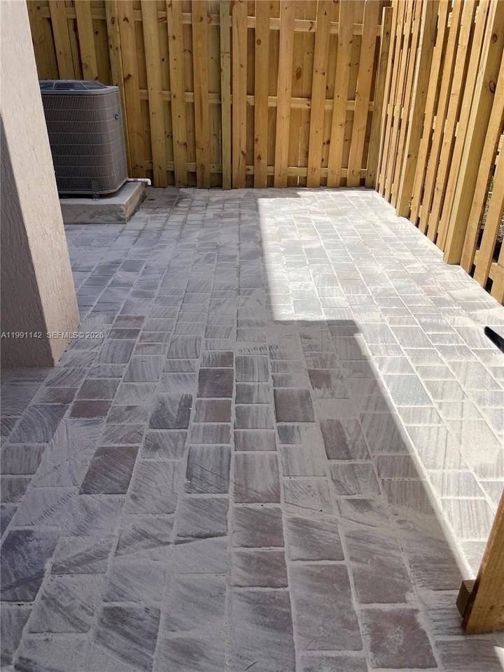 210 Sw 159th Ct - Photo 5 of 12