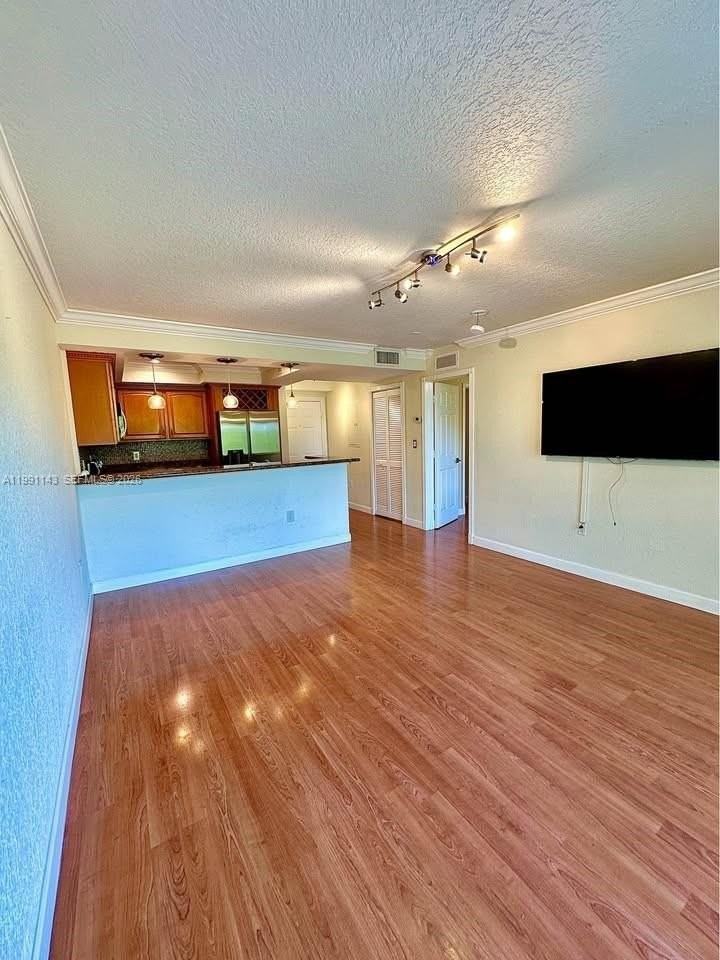 151 Ne 16th Ave #334 - Photo 4 of 28