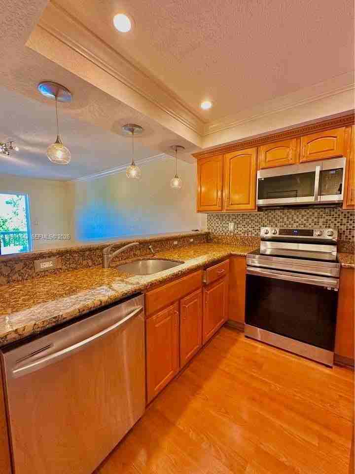 151 Ne 16th Ave #334 - Photo 6 of 28