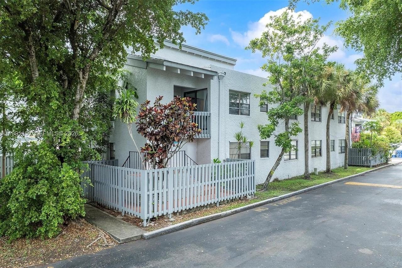 10542 Nw 7th Ter #B7 - Photo 2 of 22