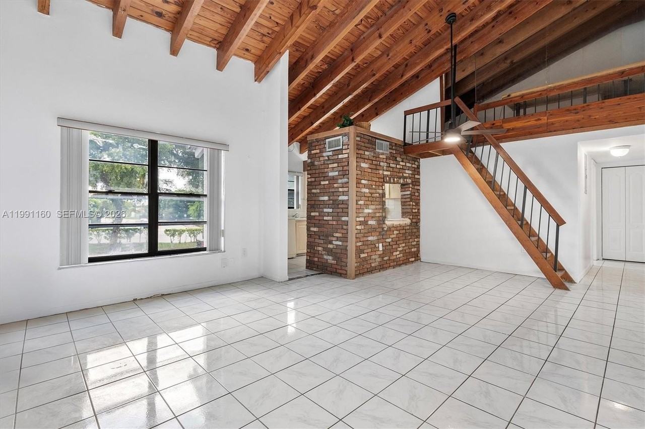 10542 Nw 7th Ter #B7 - Photo 6 of 22