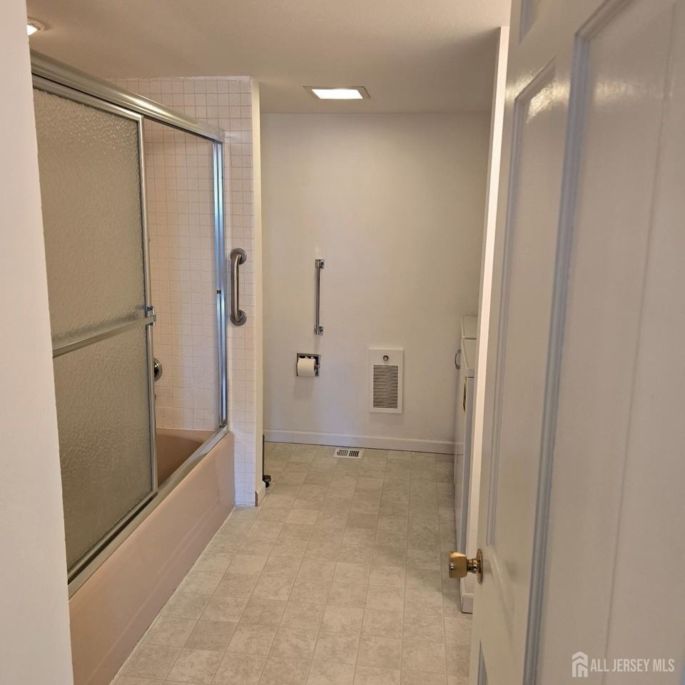 14 Sussex Way #14N - Photo 7 of 10