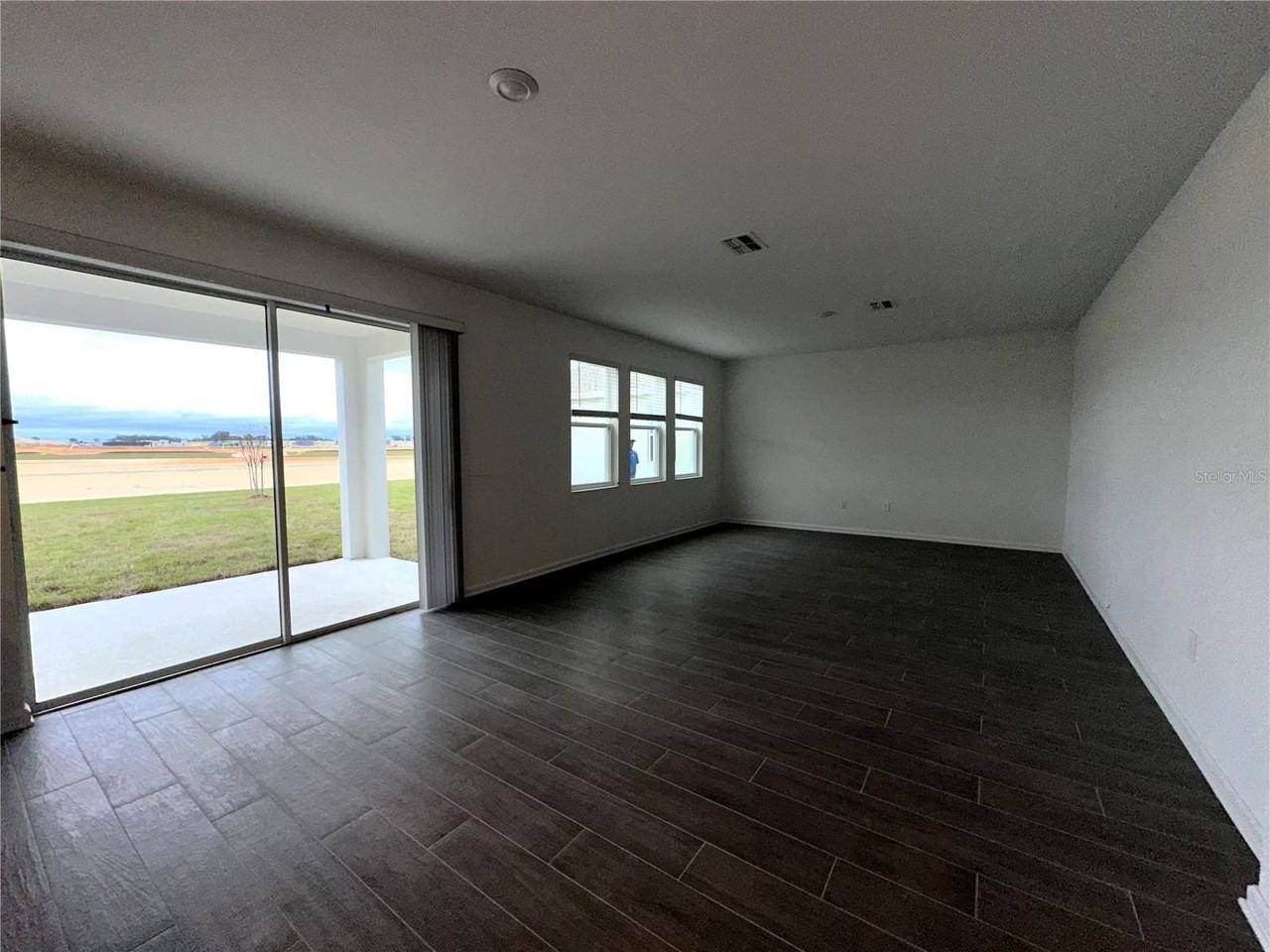 2840 Fitness St - Photo 4 of 34