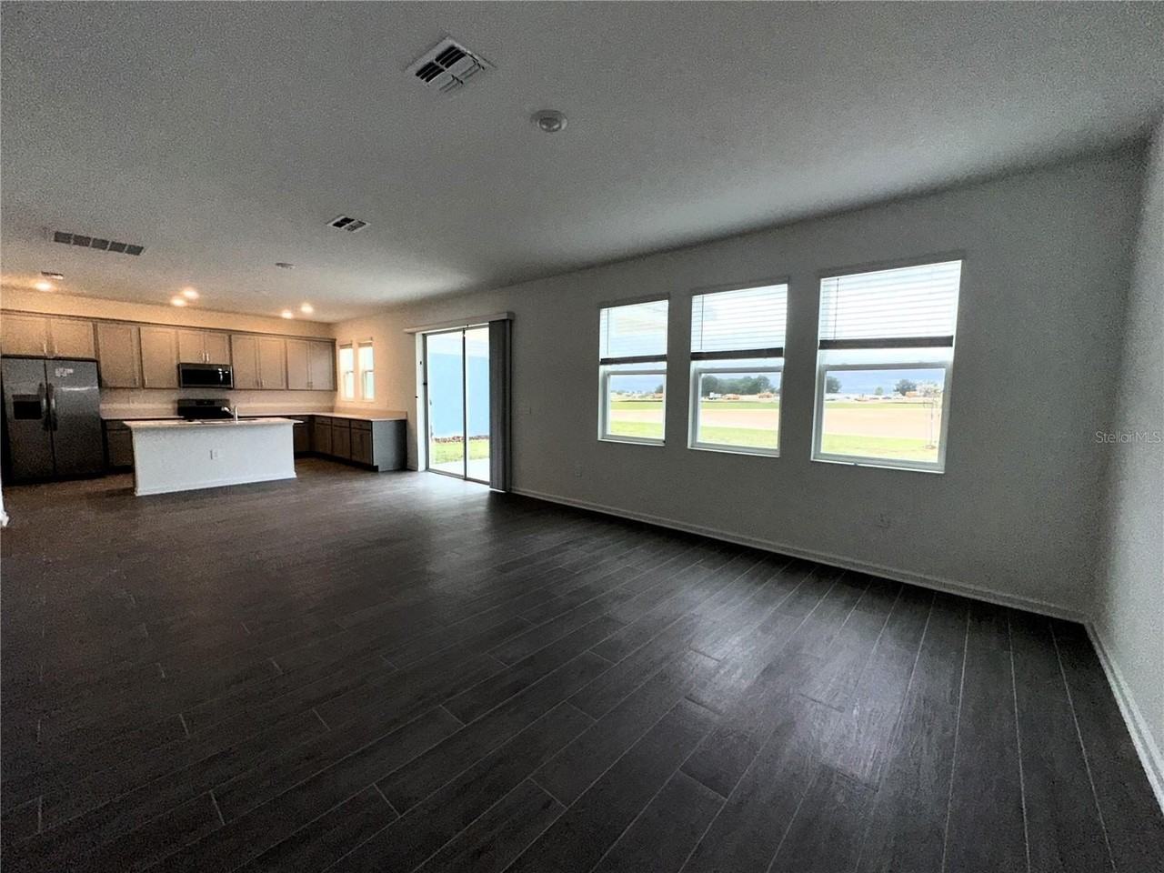 2840 Fitness St - Photo 5 of 34