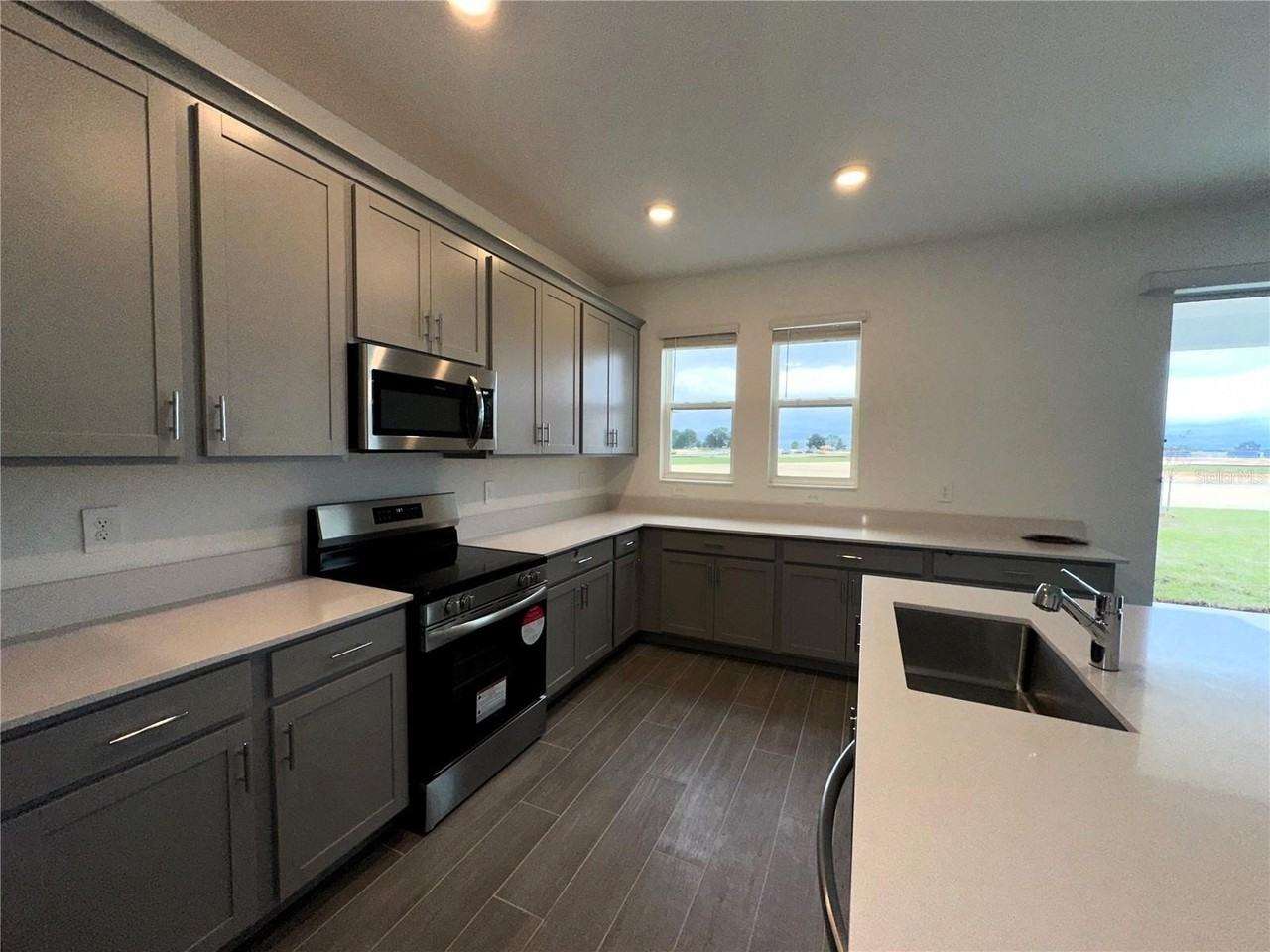 2840 Fitness St - Photo 7 of 34