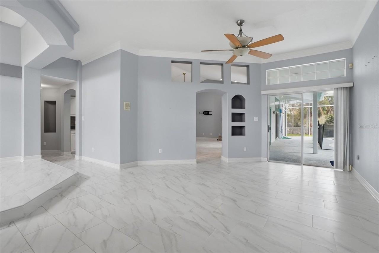 1608 Imperial Palm Dr - Photo 6 of 41