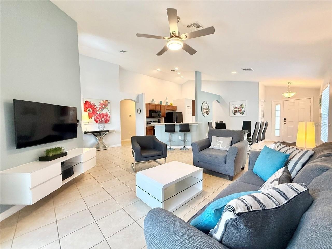 2136 Victoria Dr - Photo 5 of 29