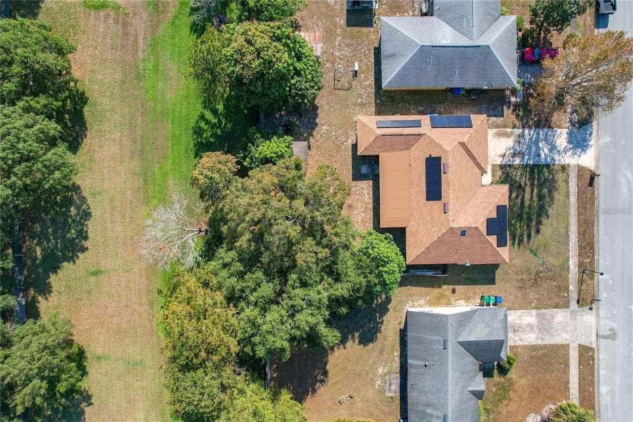 117 Red Rose Cir - Photo 2 of 20