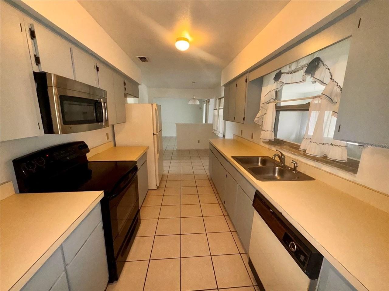 117 Red Rose Cir - Photo 5 of 20