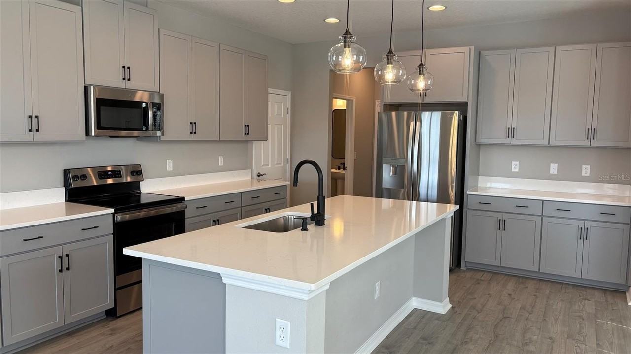 2481 Stapleford Pl - Photo 6 of 38