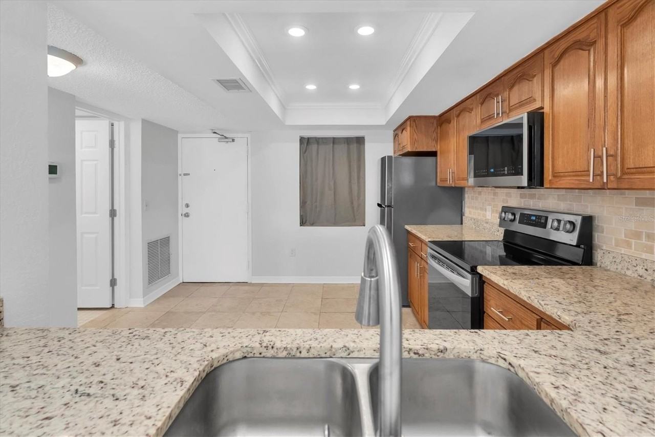 4902 38th Way S #109 - Photo 5 of 49