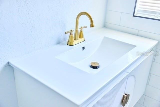 3917 E Hanna Ave - Photo 6 of 10